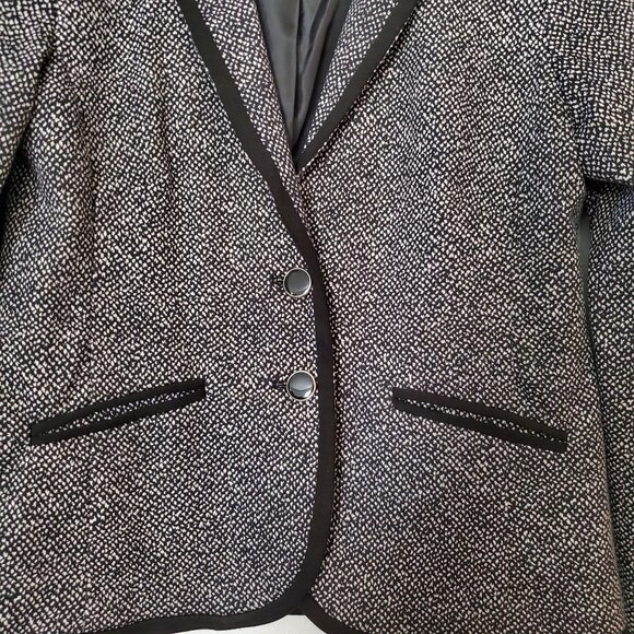 Covington Black & White Textured Two-Piece Suit Jacket & Skirt Womens Size M/L - Picture 7 of 9